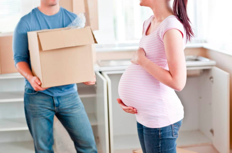 Không để phụ nữ mang thay tham gia chuyển nhà vì thể trạng của họ thường yếu, sức khỏe không được ổn định nên hoạt động nhiều dễ gây ảnh hưởng đến thai khí