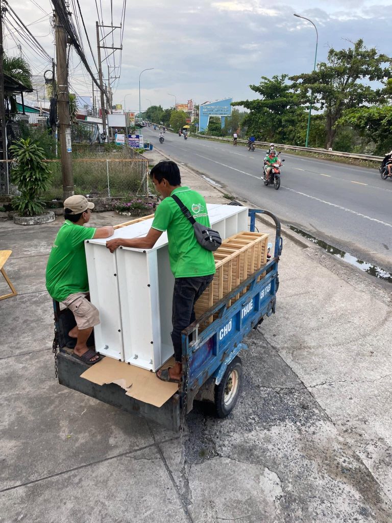 vận chuyển nội thất, nội thất tòa nhà văn phòng, nhà văn phòng chung cư H3, Chuyển nội thất công ty Bất động sản, Chuyển nội thất công ty, Chuyển máy tính công ty, Chuyển máy lạnh công ty, Chuyển máy tính, Chuyển máy lạnh, Chuyển bàn ghế văn phòng công ty, Chuyển bàn ghế văn phòng, Chuyển bàn ghế, Chuyển tủ văn phòng, chuyển kệ văn phòng